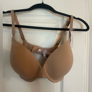 Victoria Secret 34DD NWT Nude Underwire T-shirt Bra